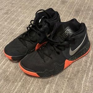 Nike Kyrie 4Black Metallic Silver100% Authentic